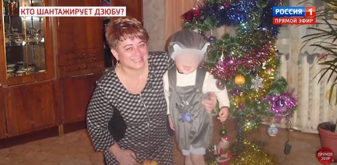 11-летний сын отрекся от матери после скандала с видео Дзюбы