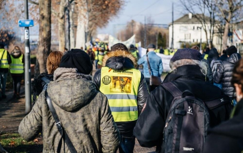 Акции протеста против закона о “глобальной безопасности” в Париже разогнали слезоточивым газом