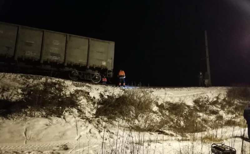 В Нижегородской области под ж/д путями образовался двадцатиметровый провал