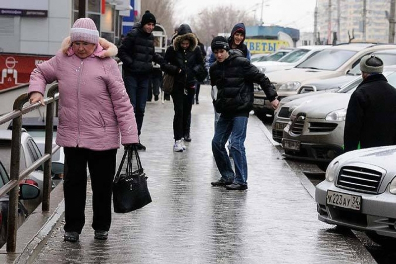 В Волгограде упавшая на льду пенсионерка отсудила у УК более 50 тысяч