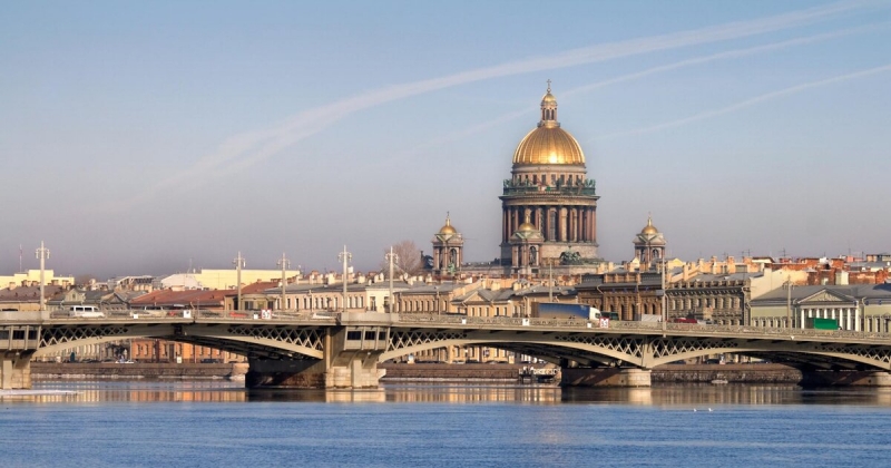 Власти Петербурга рассказали, когда в городе смягчат ограничения