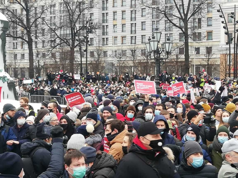 На акциях протеста уже задержали больше тысячи человек