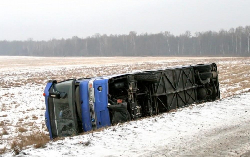 Под Иваново перевернулся автобус с пассажирами