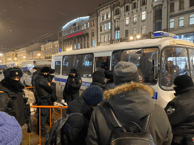 Сажаешь деревья – садись в автозак: В Петербурге проходят задержания экоактивистов