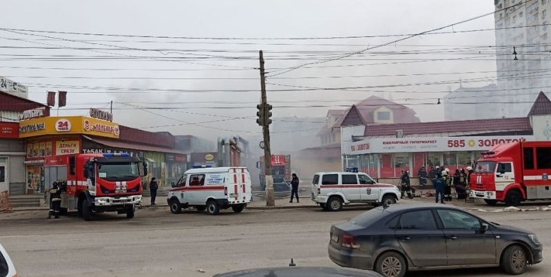 На Качинском рынке в Волгограде предпринимателей пустили к несгоревшим павильонам