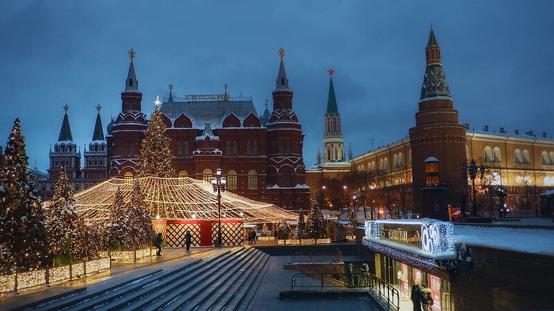 Полиция традиционно перекрыла центр Москвы и Санкт-Петербурга