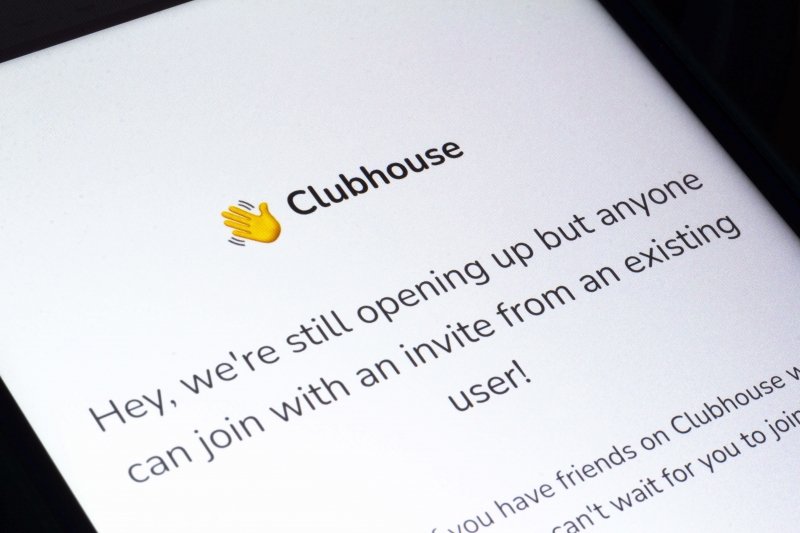 Пользователей Android губят фейковые приложения Clubhouse