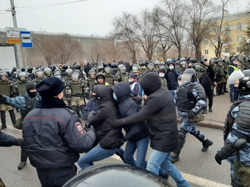 В Волгограде арестовали двух участников несанкционированной акции