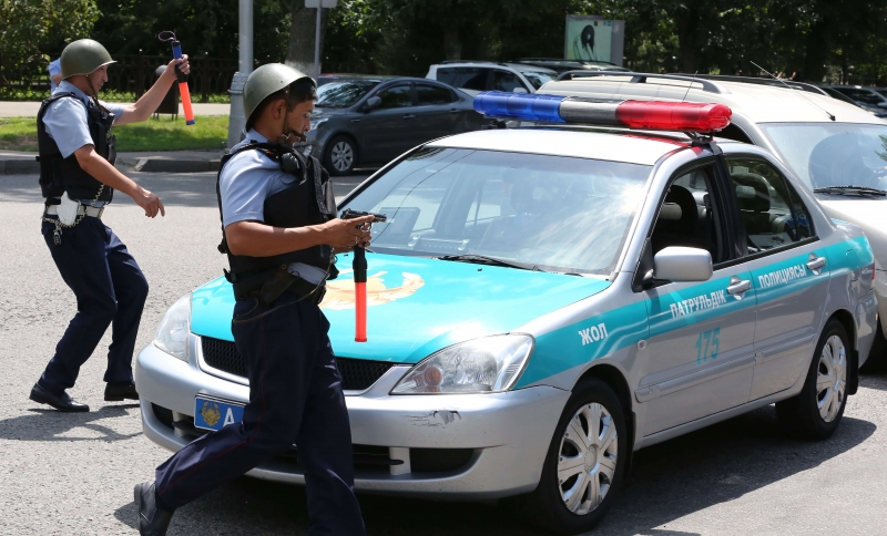 Еще послужат: пенсионный возраст планируют повысить полицейским Казахстана