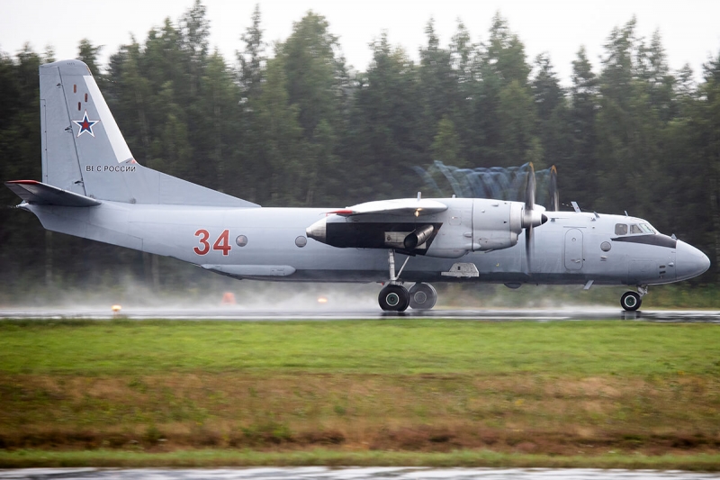 Самолет Ан-26 разбился в районе аэропорта Алма-Аты. Четыре человека погибли