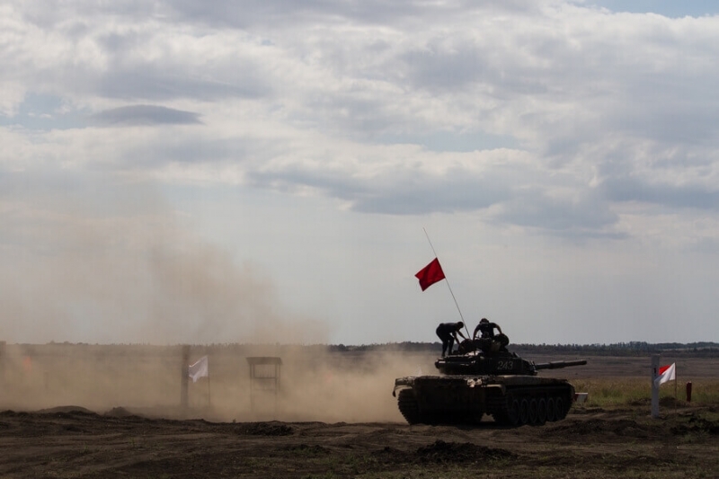 Украинские военные заминировали дороги в Донбассе