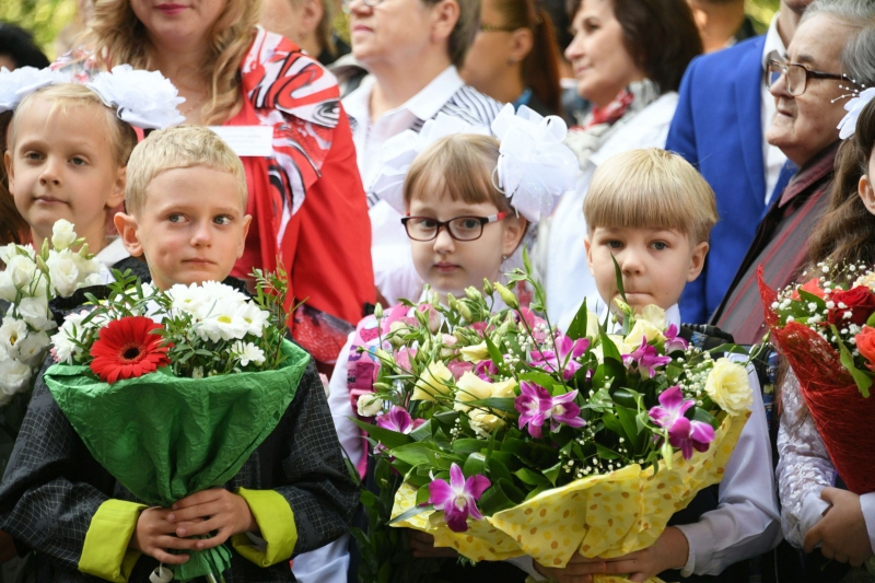 ЛДПР предлагает поддерживать российских школьников. Детям мигрантов ничего не достанется