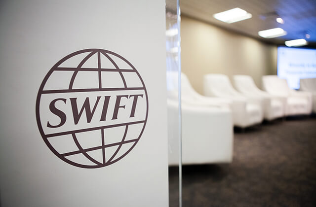 Центробанк сообщил об обещаниях SWIFT по работе в России