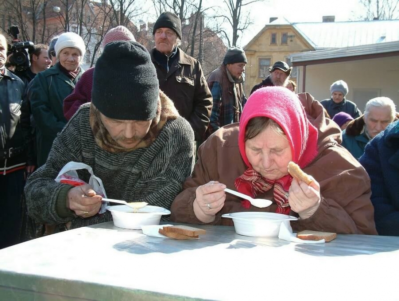 Конец пикникам: предложено отказаться от одноразовой пластиковой посуды и продуктовых контейнеров