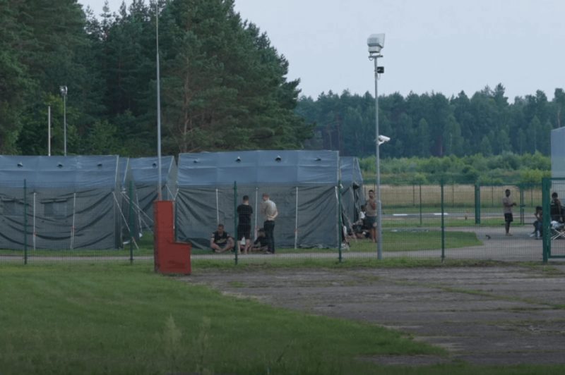 Нелегальных мигрантов начнут силой возвращать в Беларусь