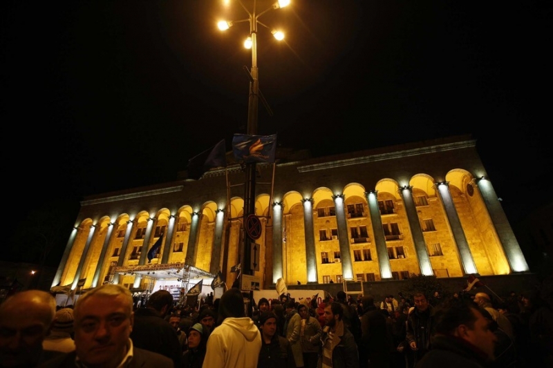 В Тбилиси митингующие требуют освободить Михаила Саакашвили