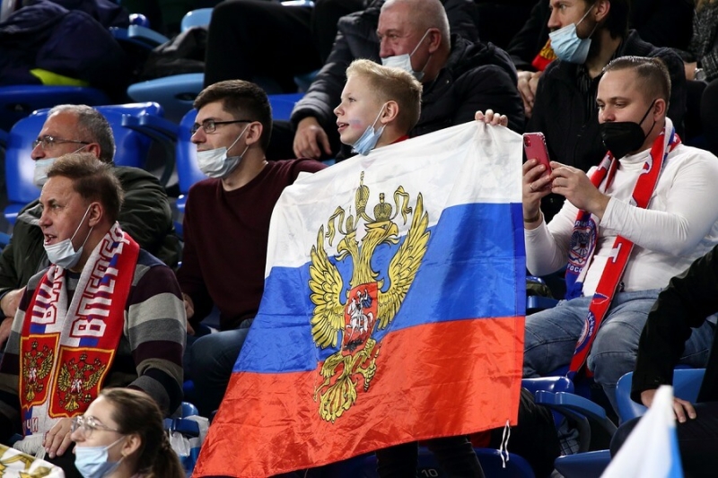 Узбека в одежде «Russian national team» не пустили на Украину