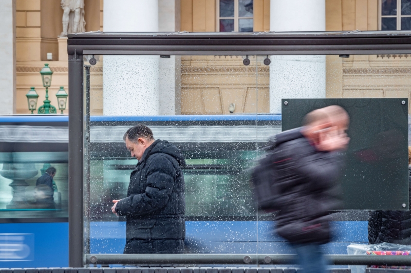 В московском городском автобусе мужчина истёк кровью и умер из-за торчащего из пола штыря