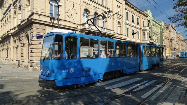 Неустановленный объект упал с неба в Хорватии и оставил после себя дыру в земле