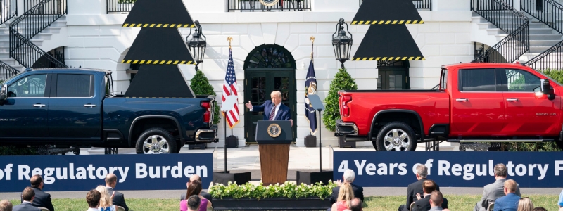 Дональд Трамп не дожидаясь инаугурации преемника покинул Белый дом на вертолете