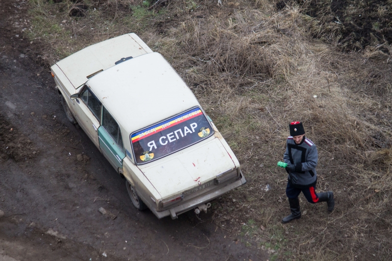 На дороге около Луганска обнаружено нашпигованное взрывчаткой авто