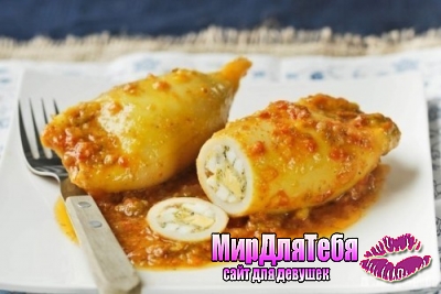 Кальмары фаршированные грибами и яйцом под сметанным соусом!