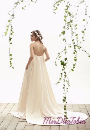 Fashion Friday: Vania Romoff Bridal