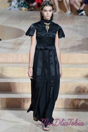 2015:Couture Valentino