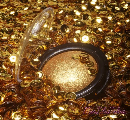 Новые яркие косметические средства Pat McGrath Labs Gold 001 & Phantom 022 Makeup Collection Winter 2015 — 2016