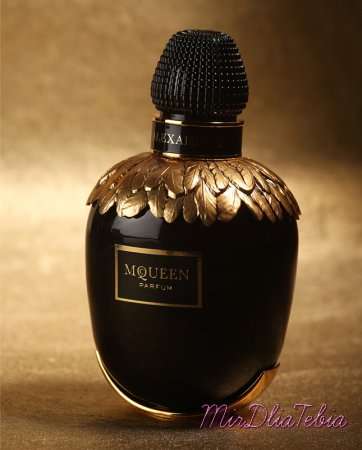 Alexander McQueen запускает аромат McQueen Perfume и полноценную парфюмерную линию