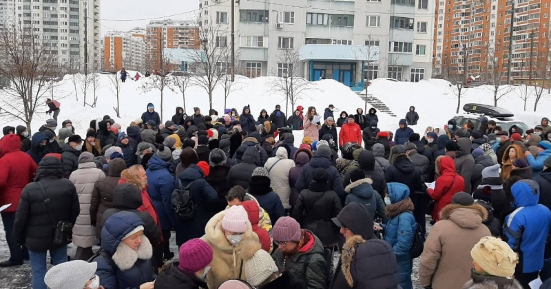 В Кожухово проходит акция против застройки Косинских полей